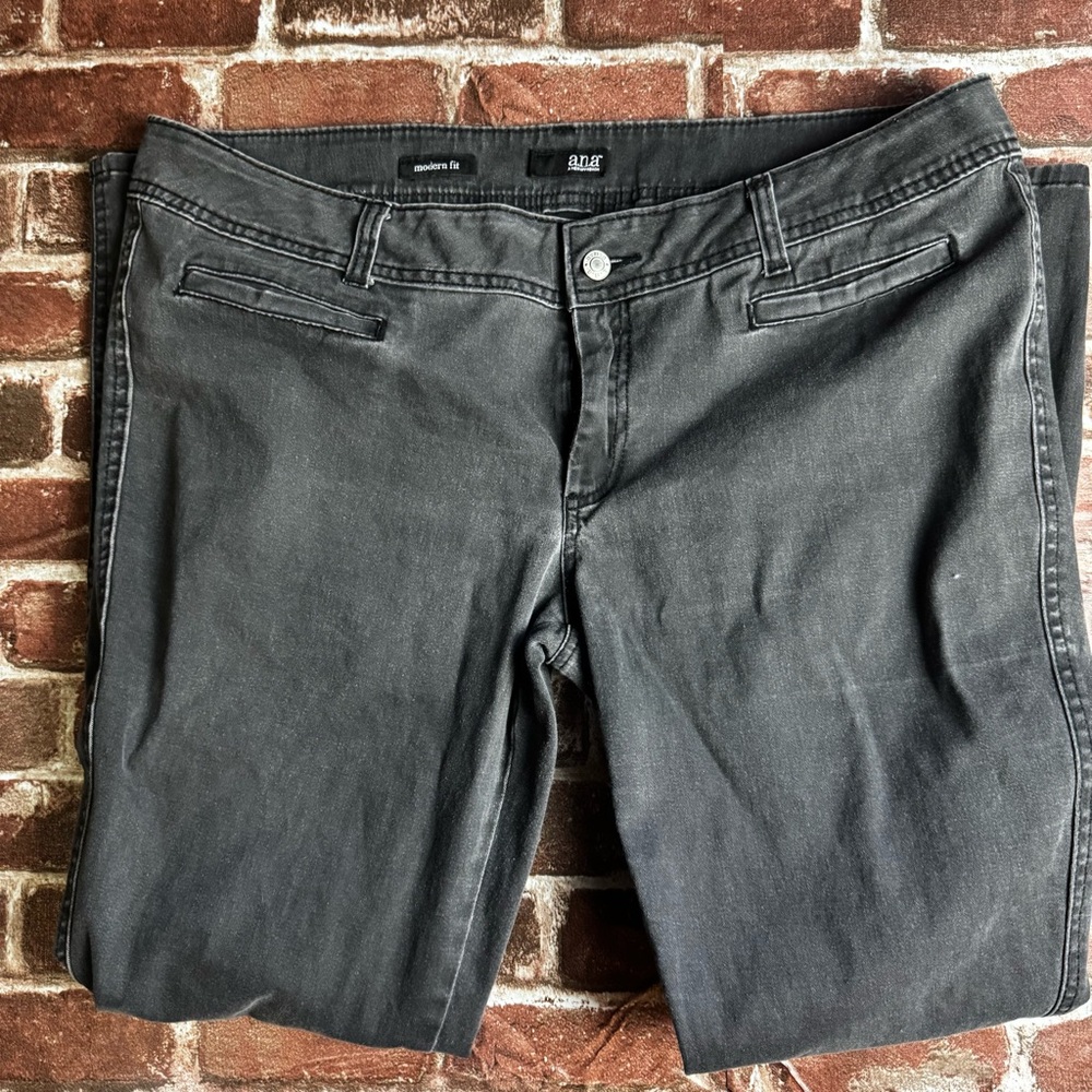 a.n.a Women's Charcoal Straight Leg Pants 16